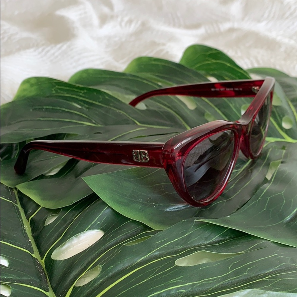 *SOLD* BALENCIAGA Burgundy Cat Eye sunglasses - Picture 3 of 8